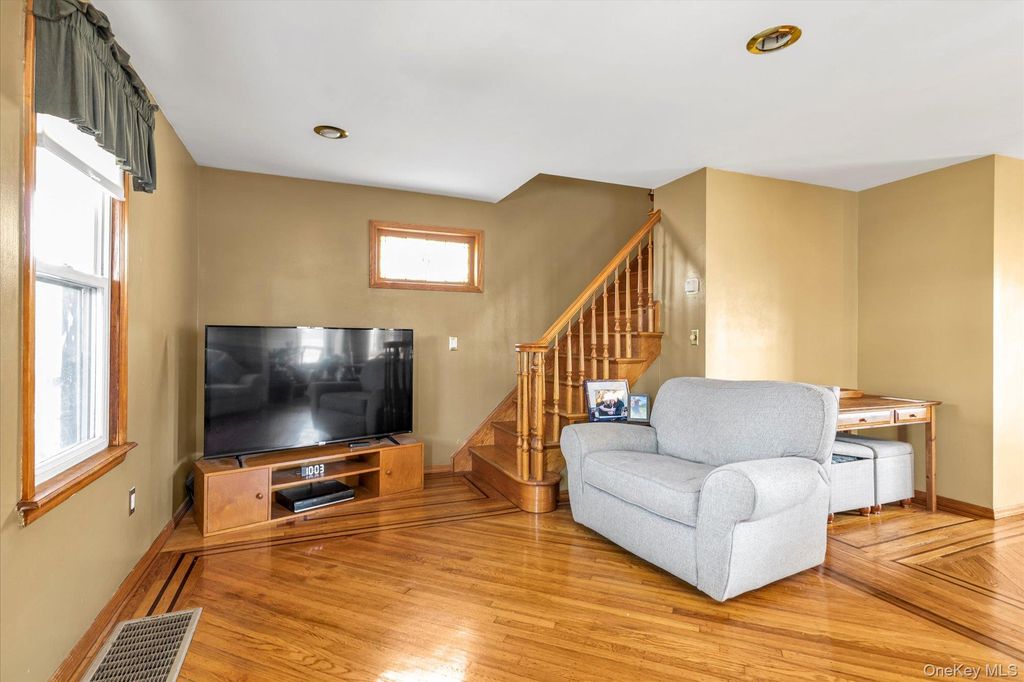 Photo of 15 Eton Street, Valley Stream, NY 11581 (MLS # 951793)