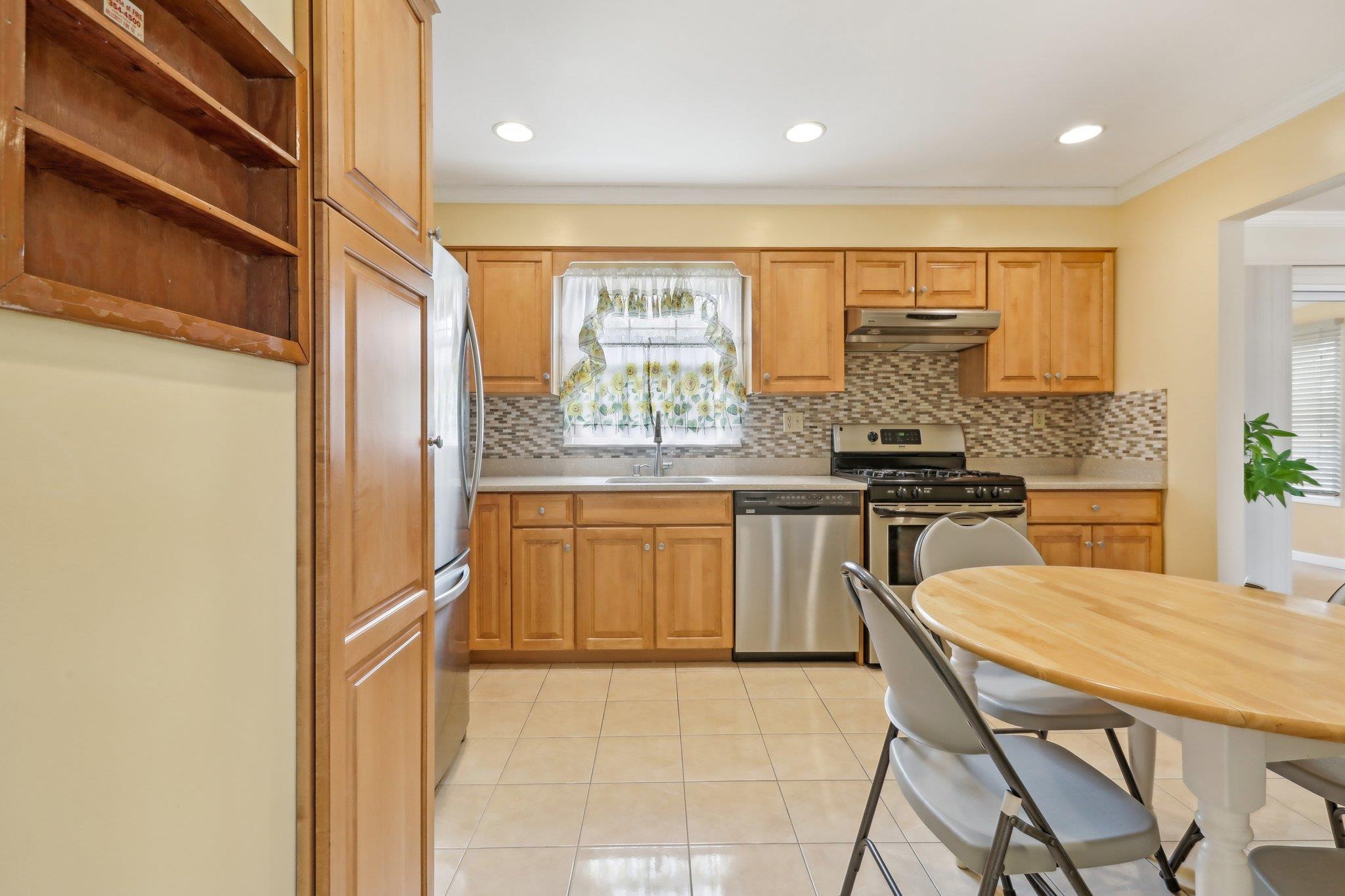 32 Harmony Road, Spring Valley, New York image 8