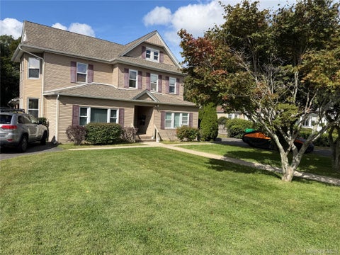 Multifamily For Rent - 40 Tyler Avenue #4<br/> Suffolk County, West Sayville, NY 11796