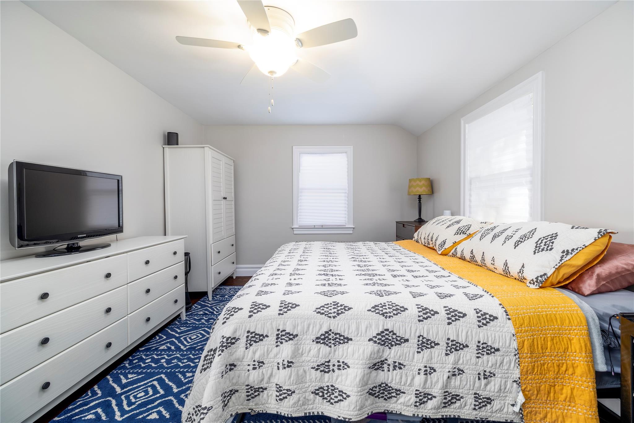 15 Ilsley Place, Malverne, New York image 10