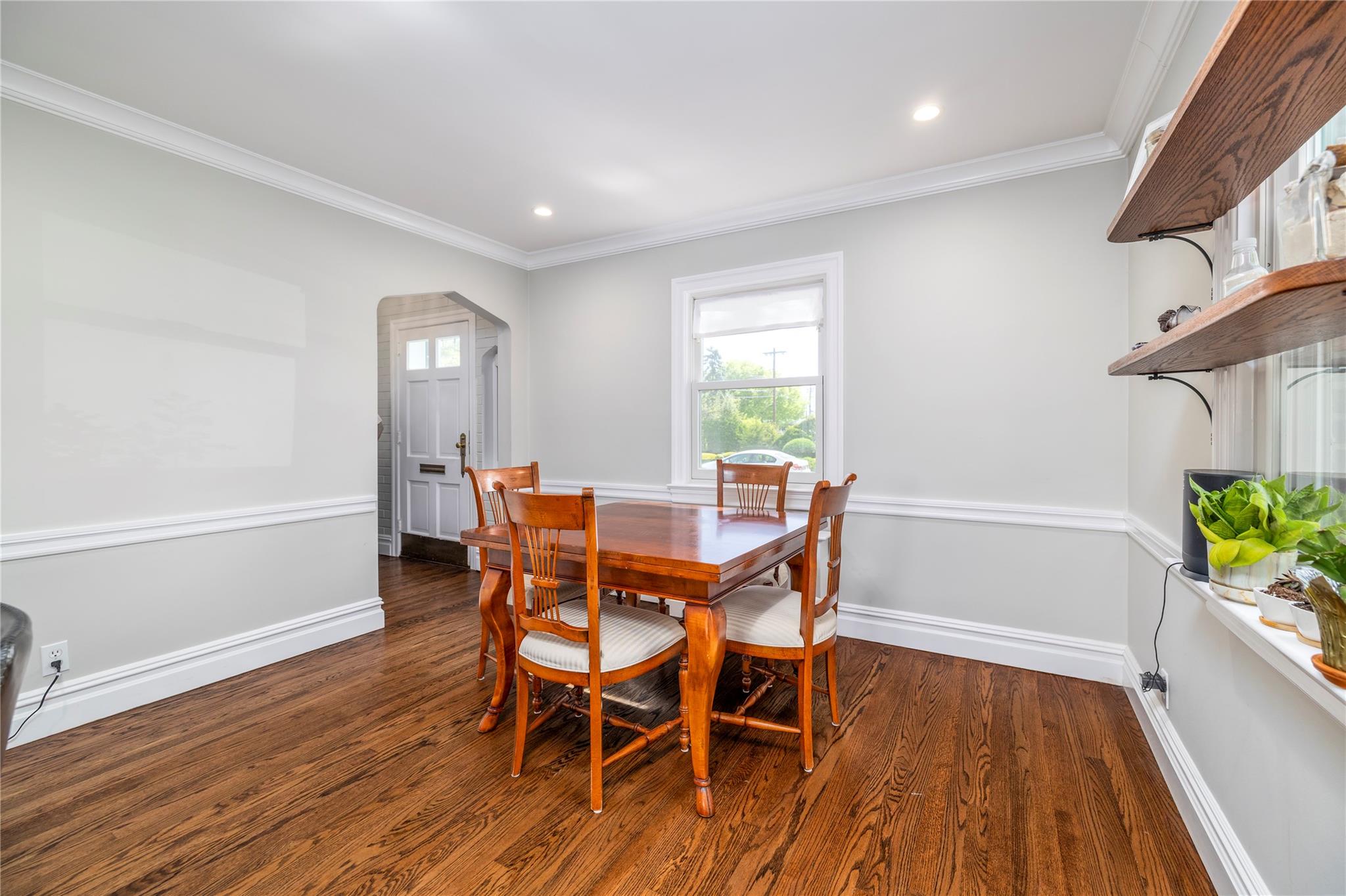 15 Ilsley Place, Malverne, New York image 7