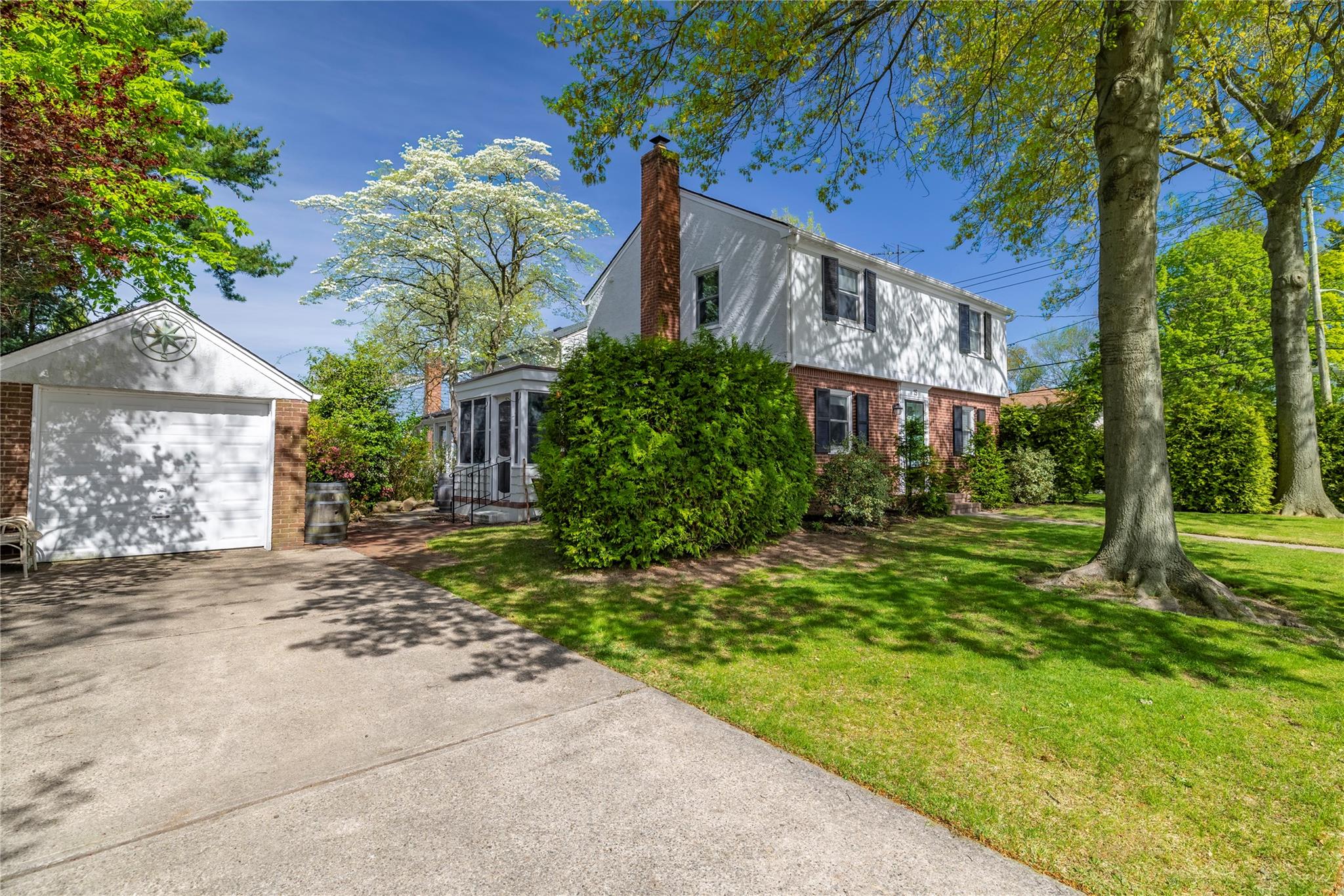 15 Ilsley Place, Malverne, New York image 2