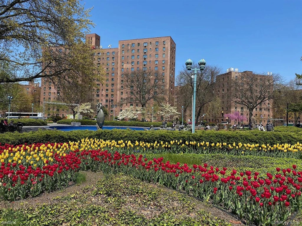Photo of 1490 East Avenue #4A, Bronx, NY 10462 (MLS # 1066546)