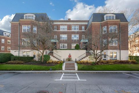 7 Chateaux Circle 7H Scarsdale NY 10583