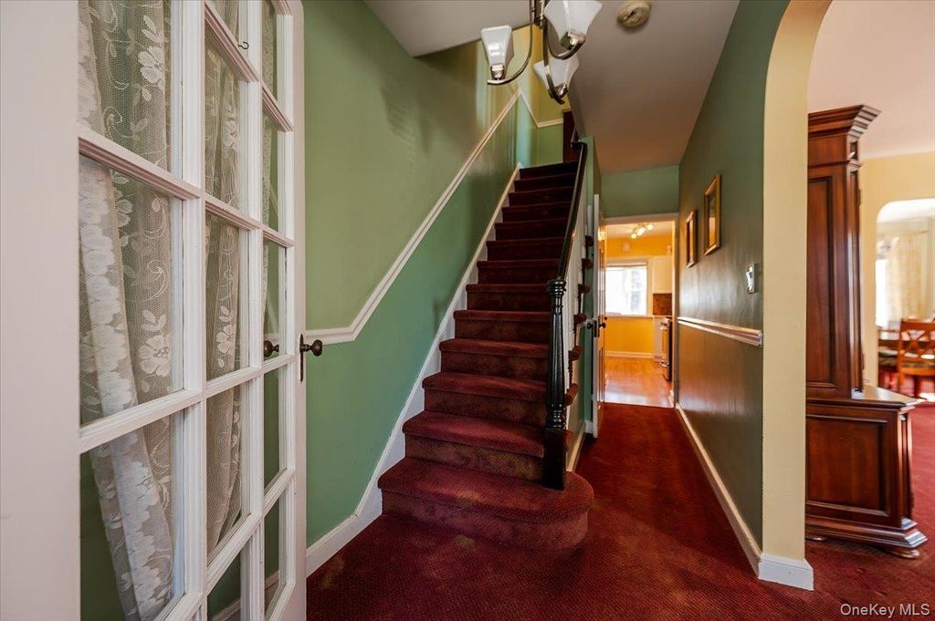 Photo of 1776 Seminole Avenue, Bronx, NY 10461 (MLS # 973363)