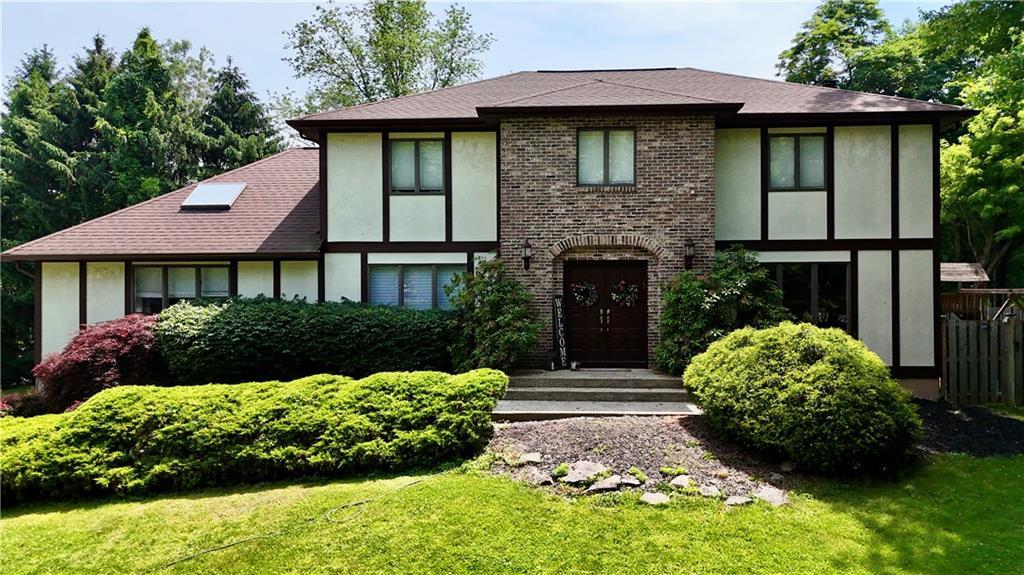 102 Elon Court, New City, New York image 1
