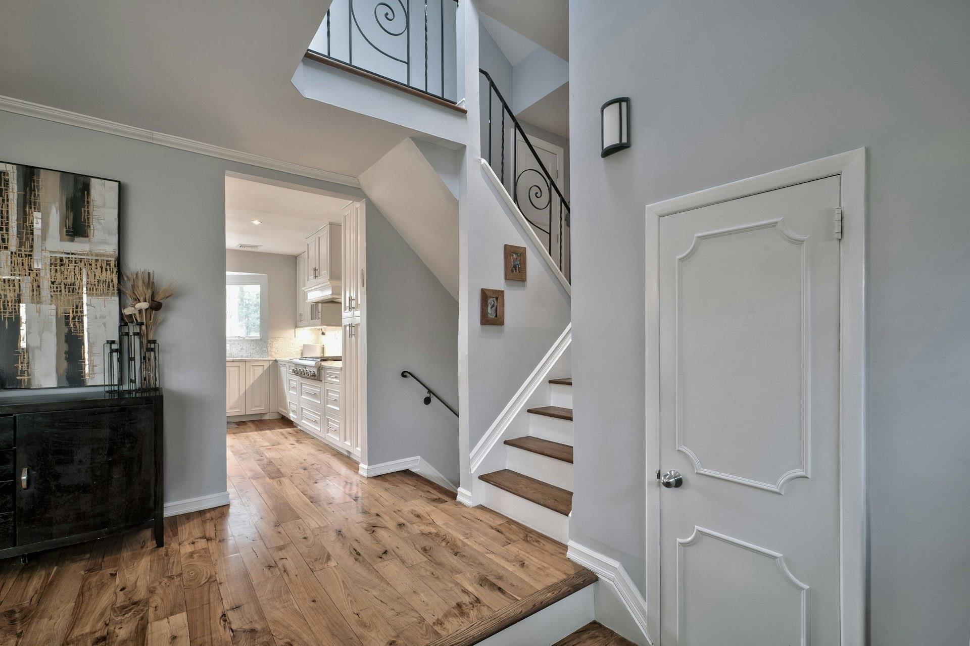 6 Landview Drive, Dix Hills, New York image 3