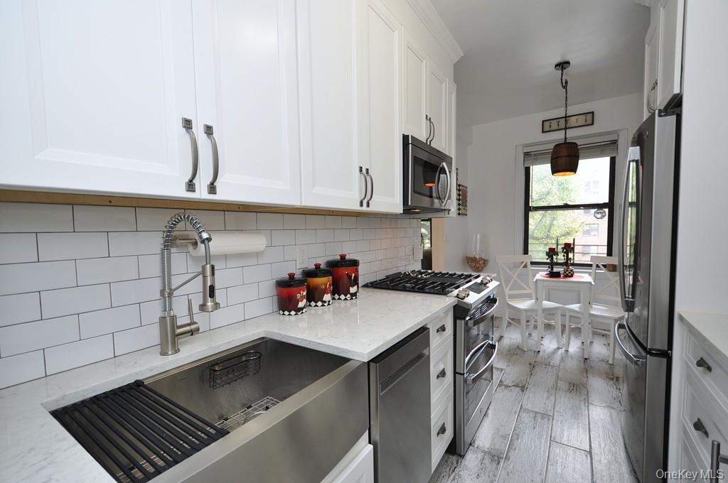 Scarsdale, New York 10583, United States, 1 Bedroom Bedrooms, ,1 BathroomBathrooms,Residential,Active,228711