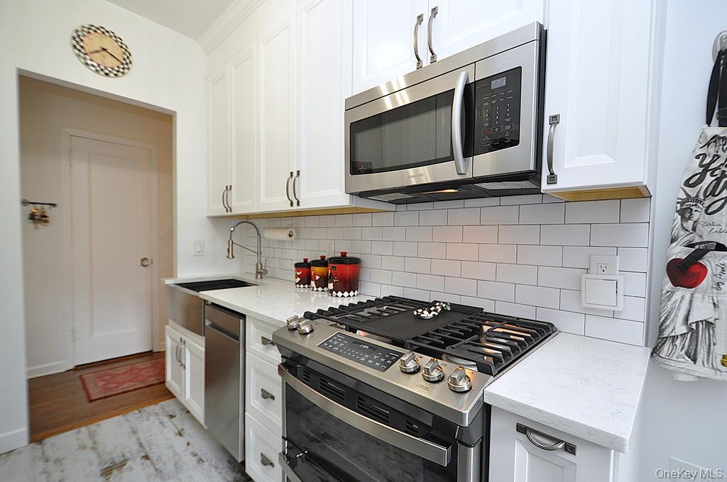 Scarsdale, New York 10583, United States, 1 Bedroom Bedrooms, ,1 BathroomBathrooms,Residential,Active,228711