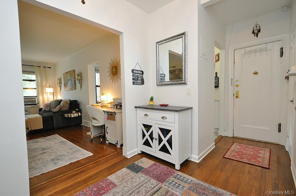 Scarsdale, New York 10583, United States, 1 Bedroom Bedrooms, ,1 BathroomBathrooms,Residential,Active,228711