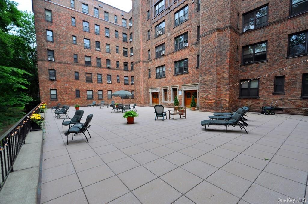 Scarsdale, New York 10583, United States, 1 Bedroom Bedrooms, ,1 BathroomBathrooms,Residential,Active,228711