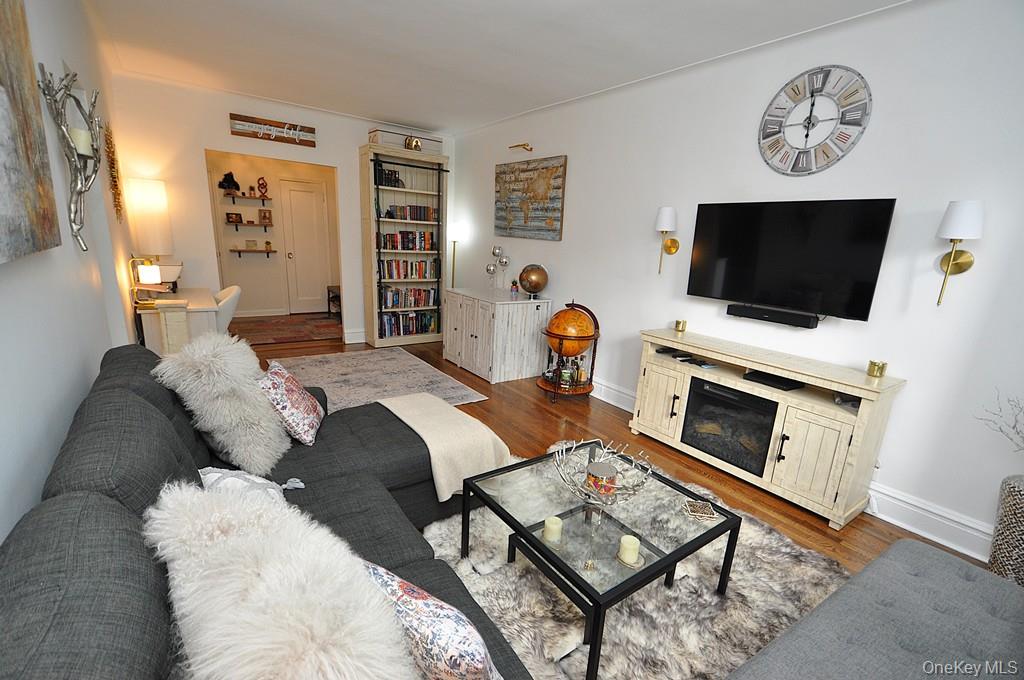 Scarsdale, New York 10583, United States, 1 Bedroom Bedrooms, ,1 BathroomBathrooms,Residential,Active,228711