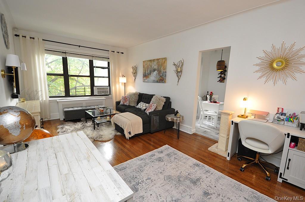Scarsdale, New York 10583, United States, 1 Bedroom Bedrooms, ,1 BathroomBathrooms,Residential,Active,228711