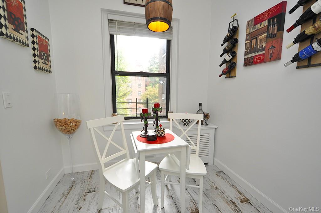 Scarsdale, New York 10583, United States, 1 Bedroom Bedrooms, ,1 BathroomBathrooms,Residential,Active,228711