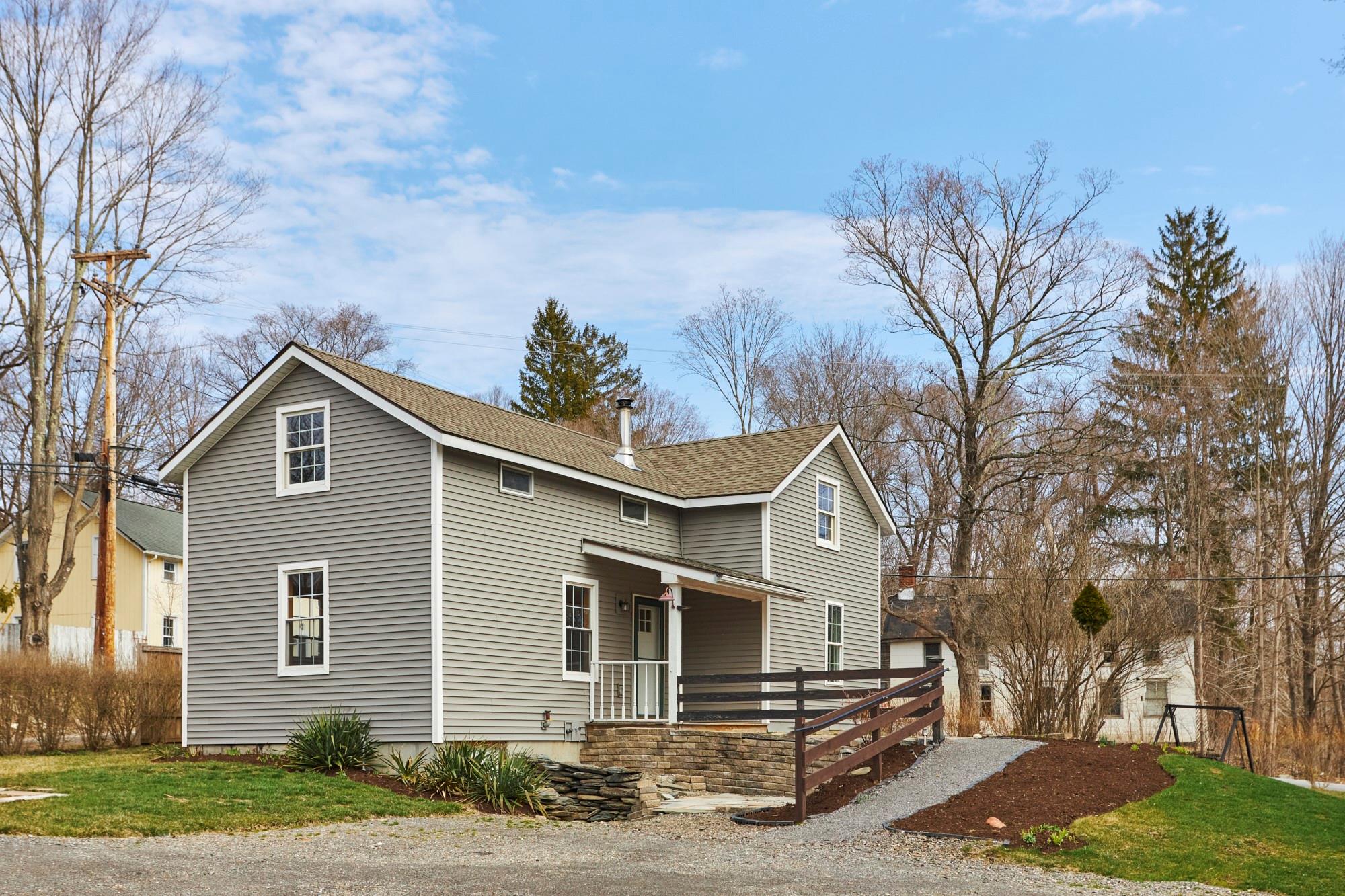 County Route 7, Pine Plains, New York - 2 Bedrooms  
2 Bathrooms  
3 Rooms - 