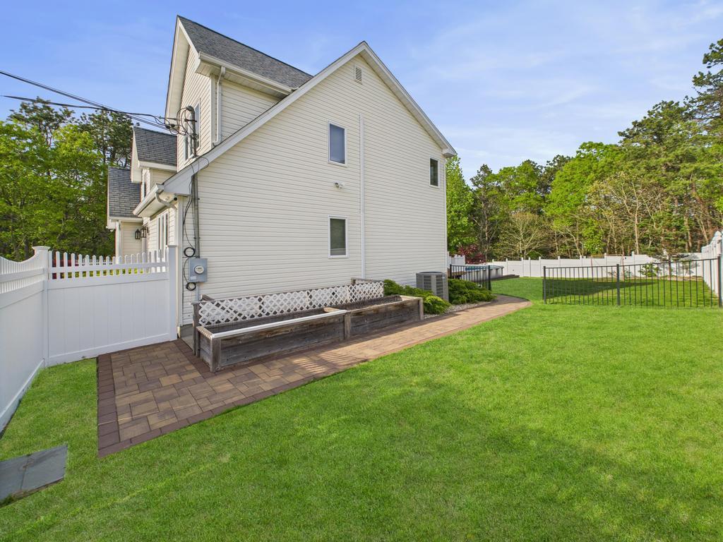 87 Lambert Avenue, Mastic, New York image 39