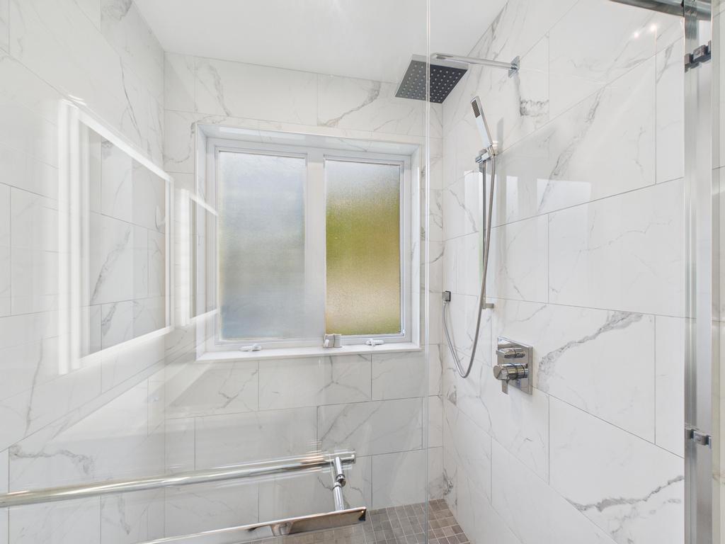 87 Lambert Avenue, Mastic, New York image 25