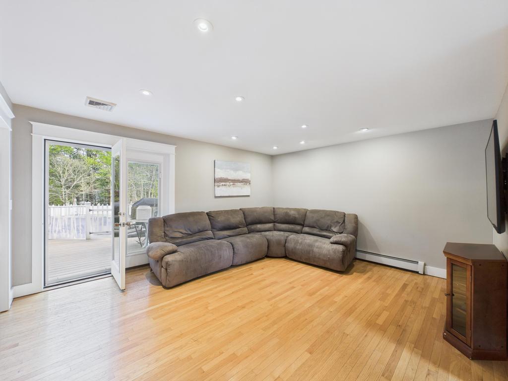 87 Lambert Avenue, Mastic, New York image 4