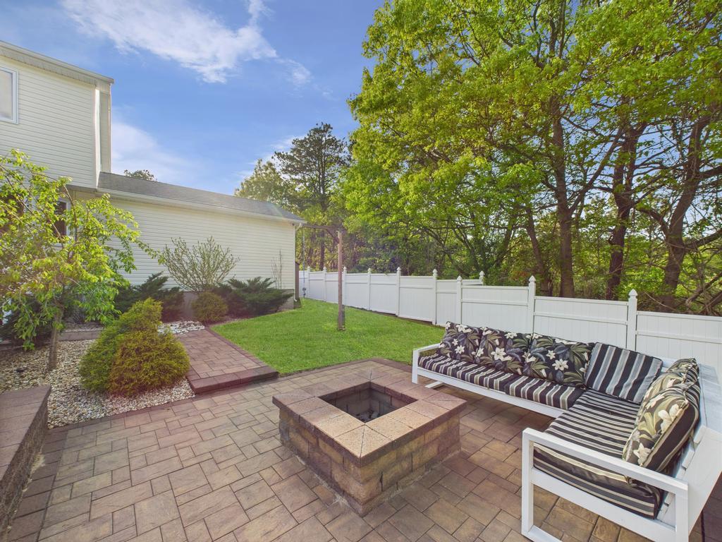 87 Lambert Avenue, Mastic, New York image 43