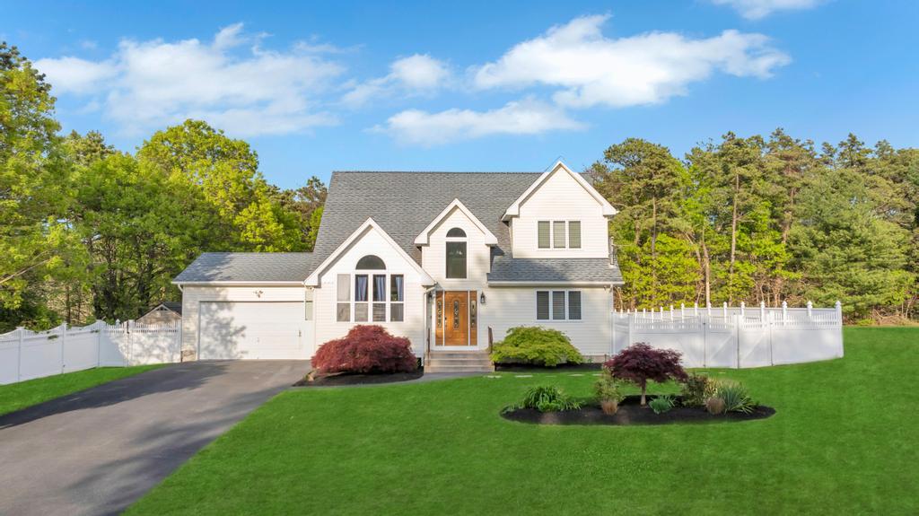 87 Lambert Avenue, Mastic, New York image 1
