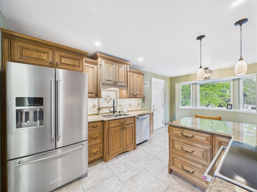 87 Lambert Avenue, Mastic, New York image 8
