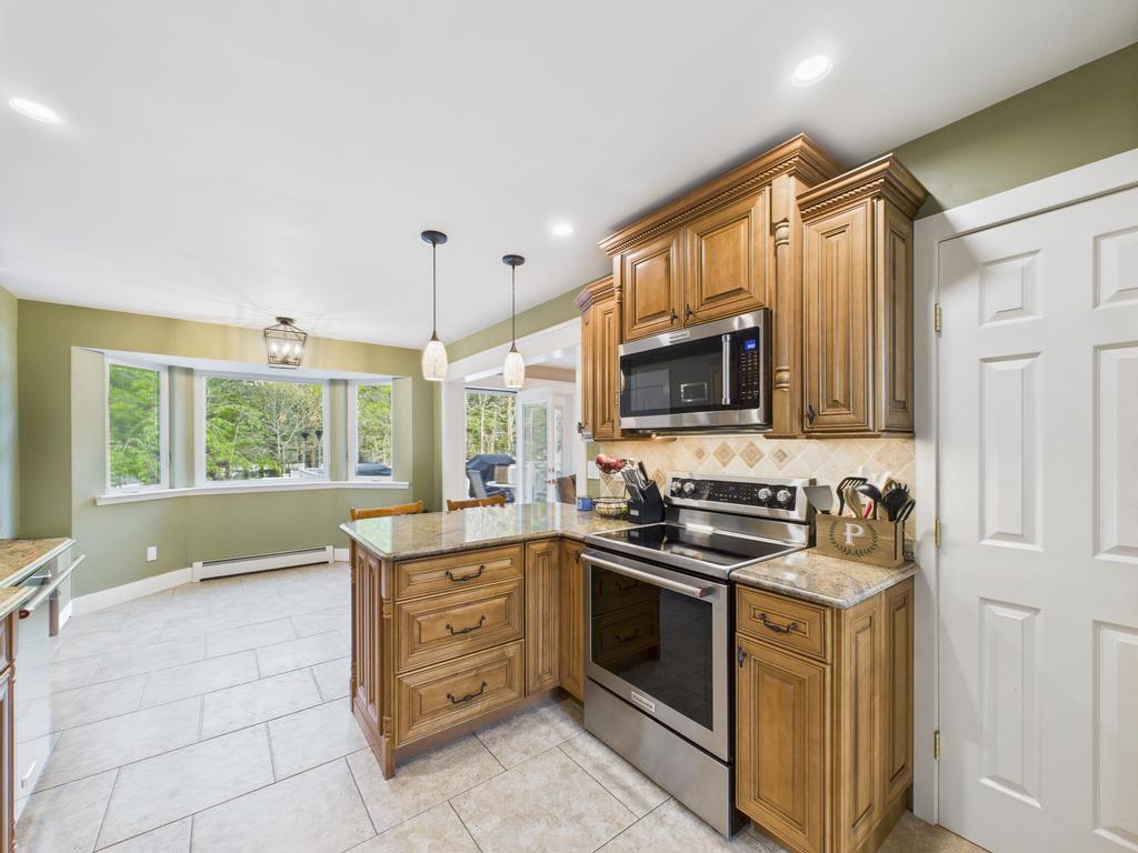 87 Lambert Avenue, Mastic, New York image 10