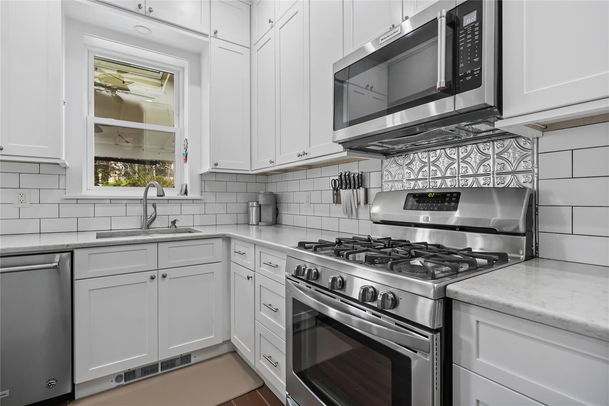 31 Glover Avenue, Yonkers, New York image 7