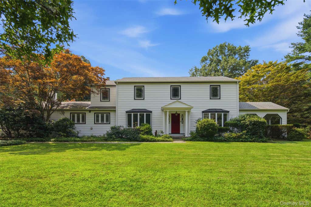 Photo of 897 Ripley Lane Ln, Muttontown, NY 11771 (MLS # 1039187)