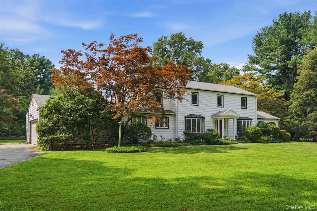 Photo of 897 Ripley Lane Ln, Muttontown, NY 11771 (MLS # 1039187)
