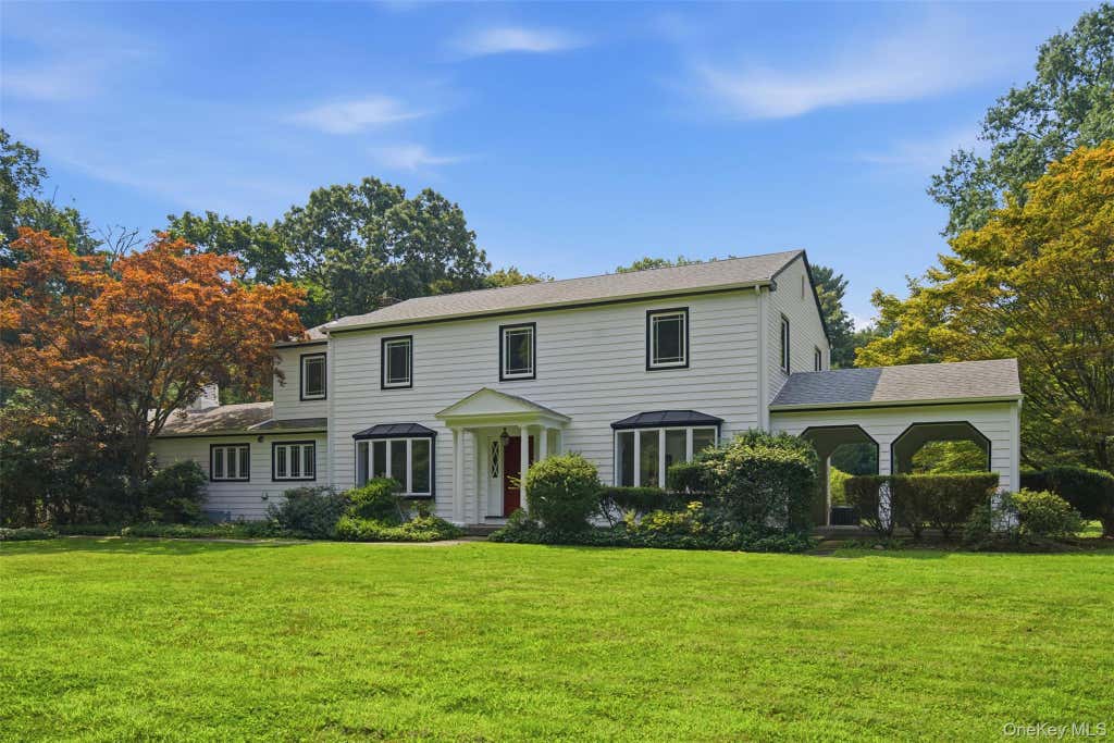 Photo of 897 Ripley Lane Ln, Muttontown, NY 11771 (MLS # 1039187)