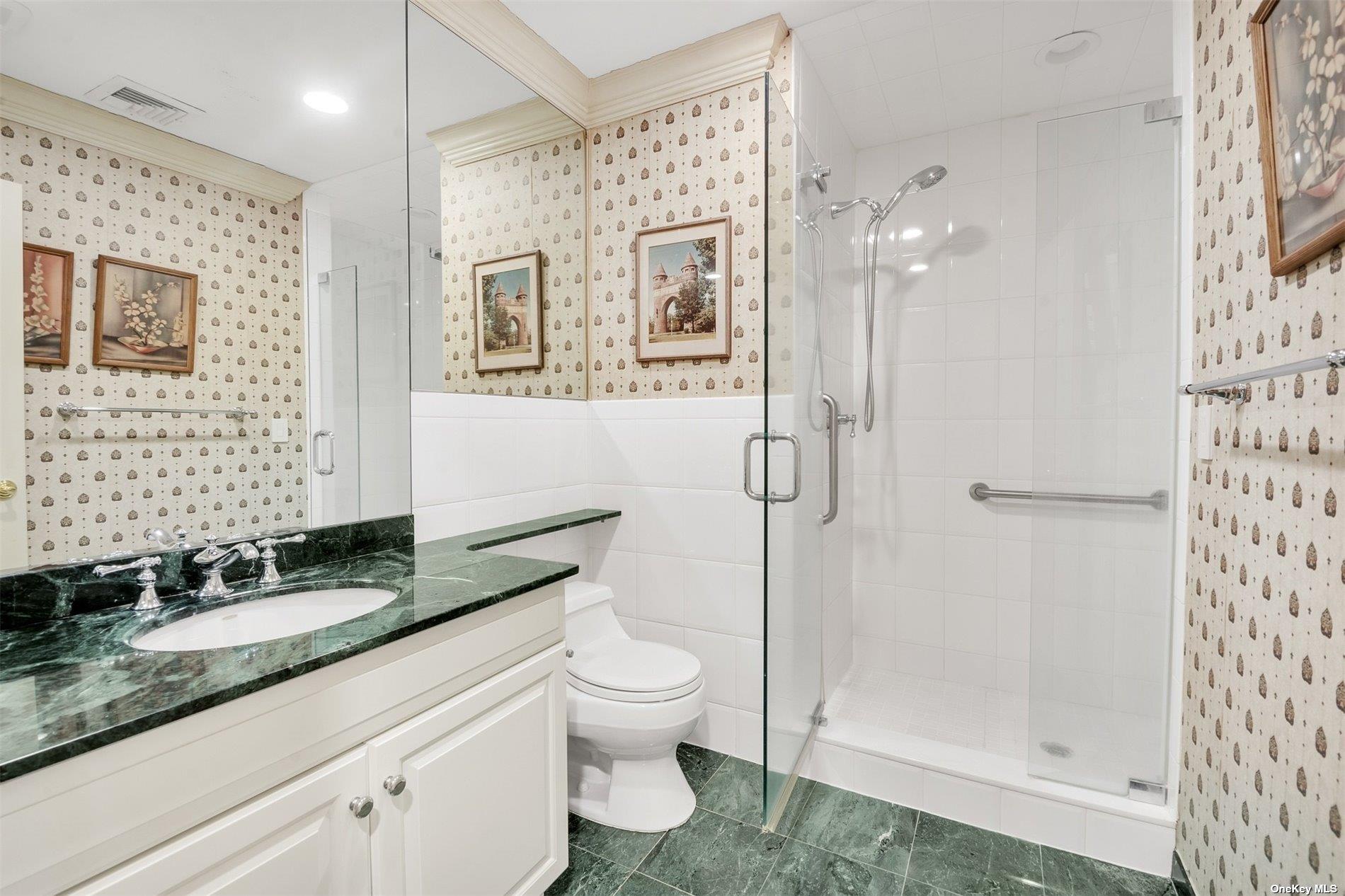 16 W Stone Hill Drive, Manhasset, New York image 19