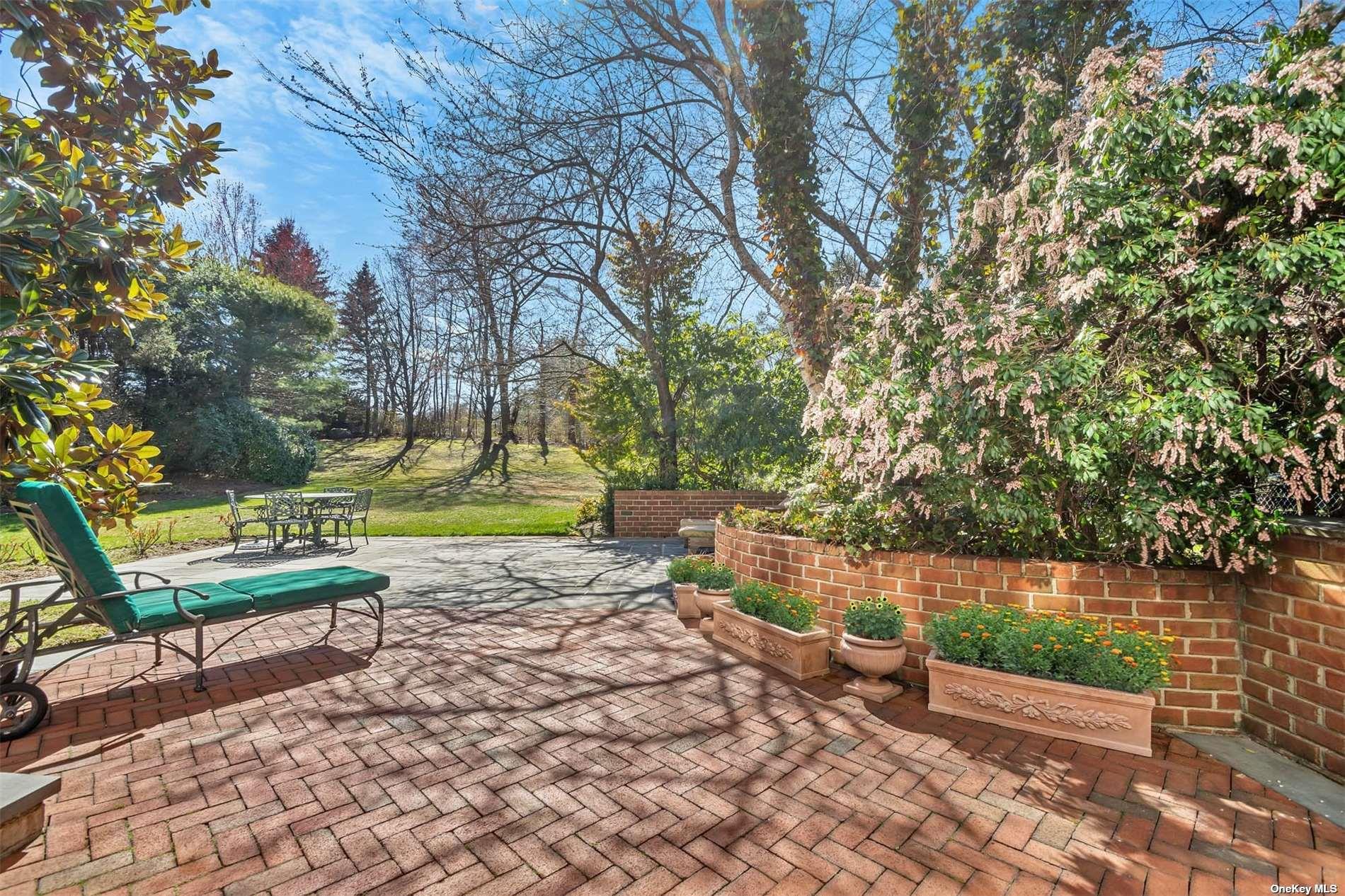 16 W Stone Hill Drive, Manhasset, New York image 31