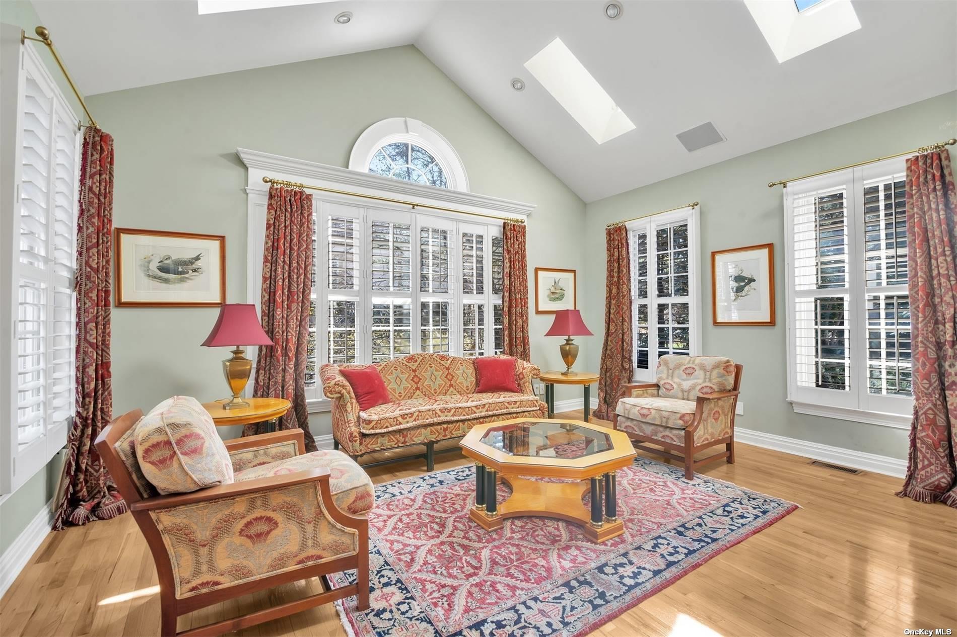 16 W Stone Hill Drive, Manhasset, New York image 5
