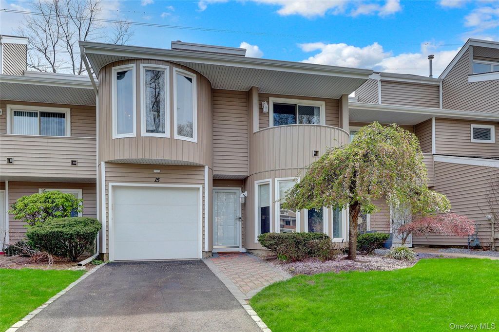 Photo of 15 Kristin Lane, Hauppauge, NY 11788 (MLS # 986875)