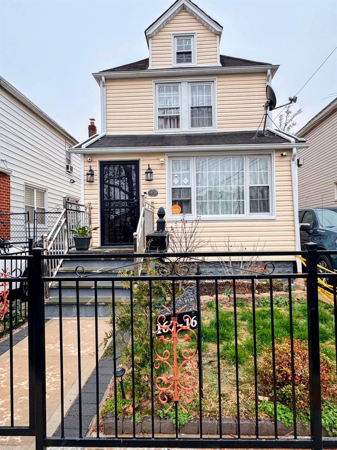 167-16 118 Avenue, Jamaica, New York image 1
