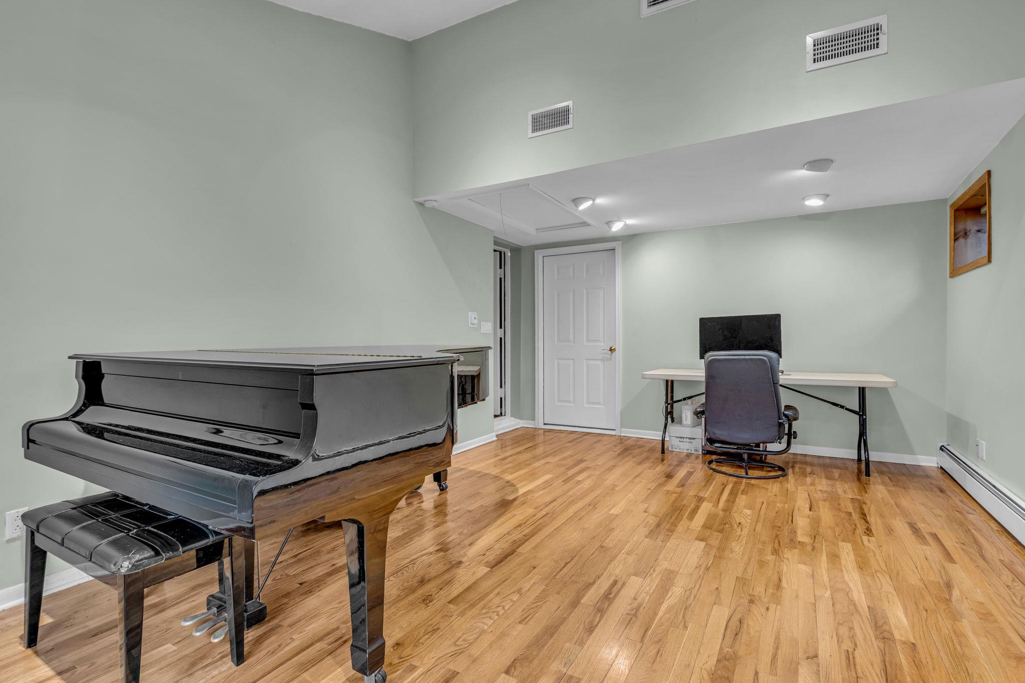 2 Homestead Lane, New City, New York image 9