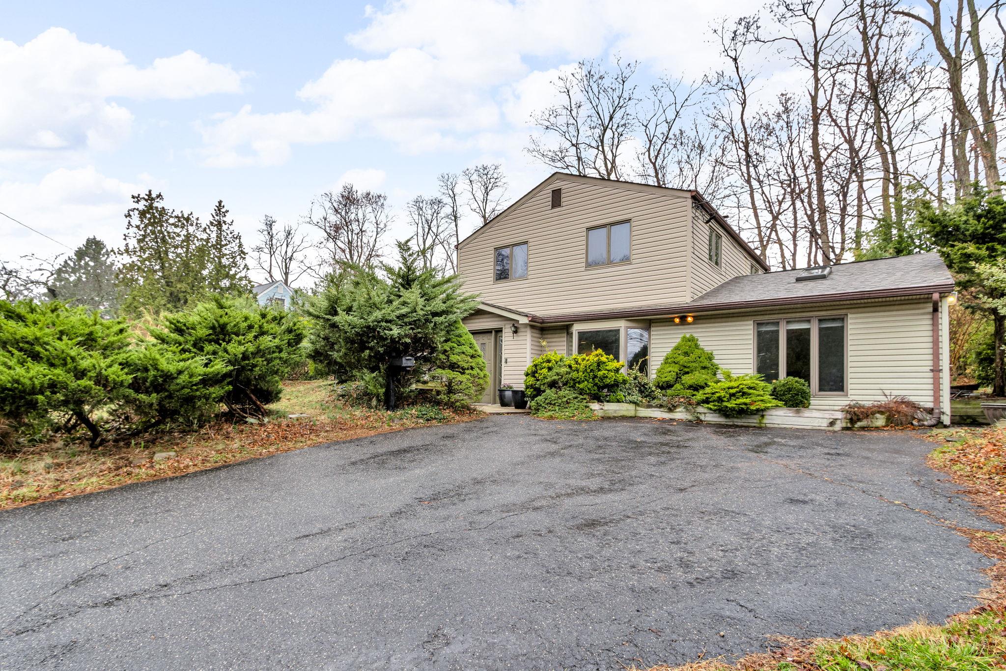 2 Homestead Lane, New City, New York image 1