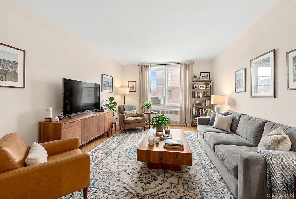 Photo of 3210 Arlington Avenue #3D, Bronx, NY 10463 (MLS # 952980)