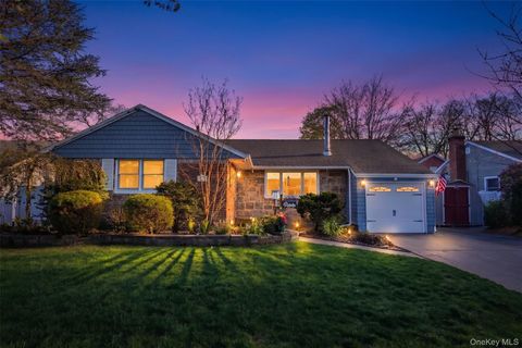 Photo of 2489 Eileen Road, Oceanside, NY 11572 (MLS # 987841)