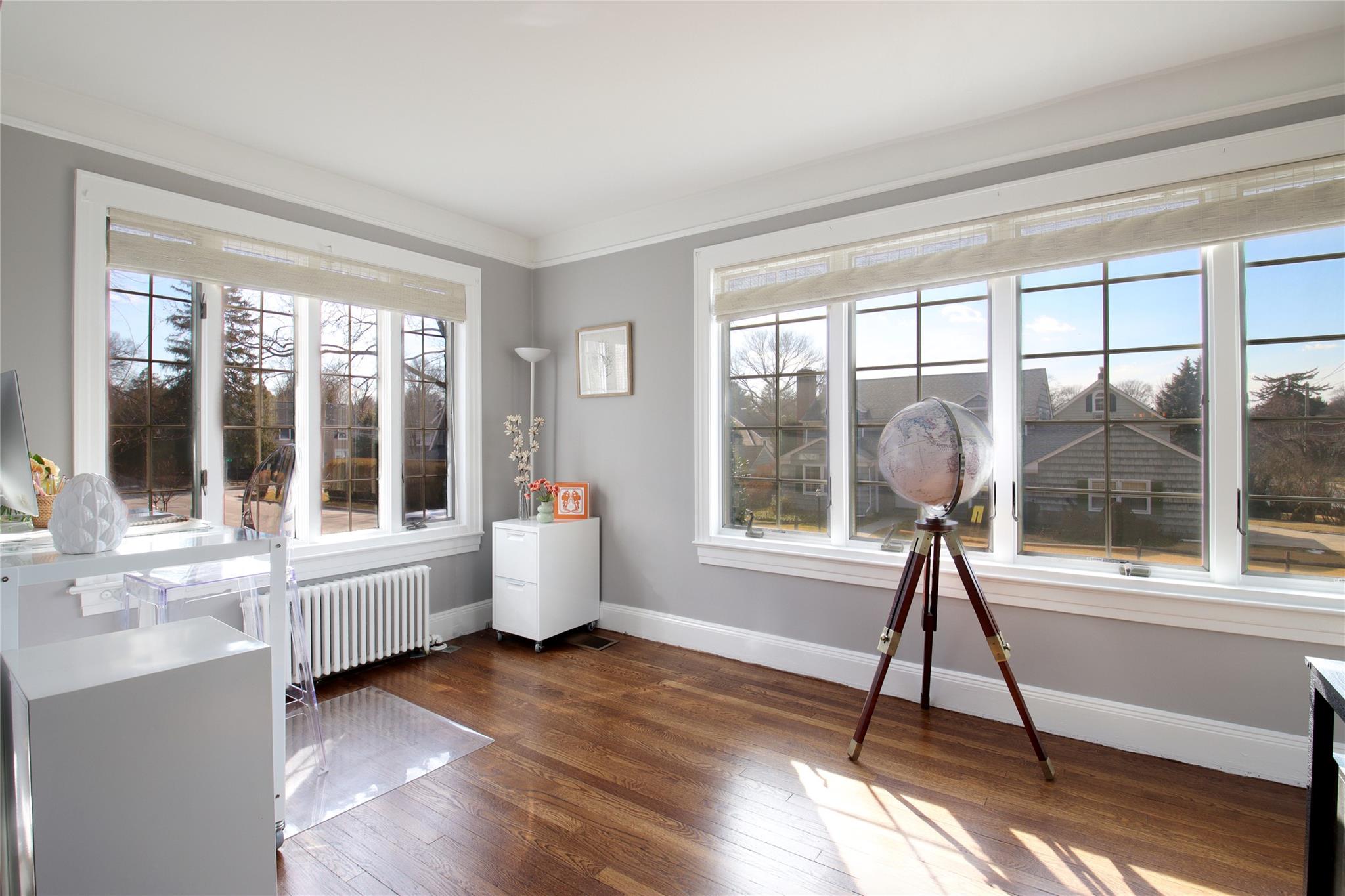 208 Nassau Avenue, Manhasset, New York image 12