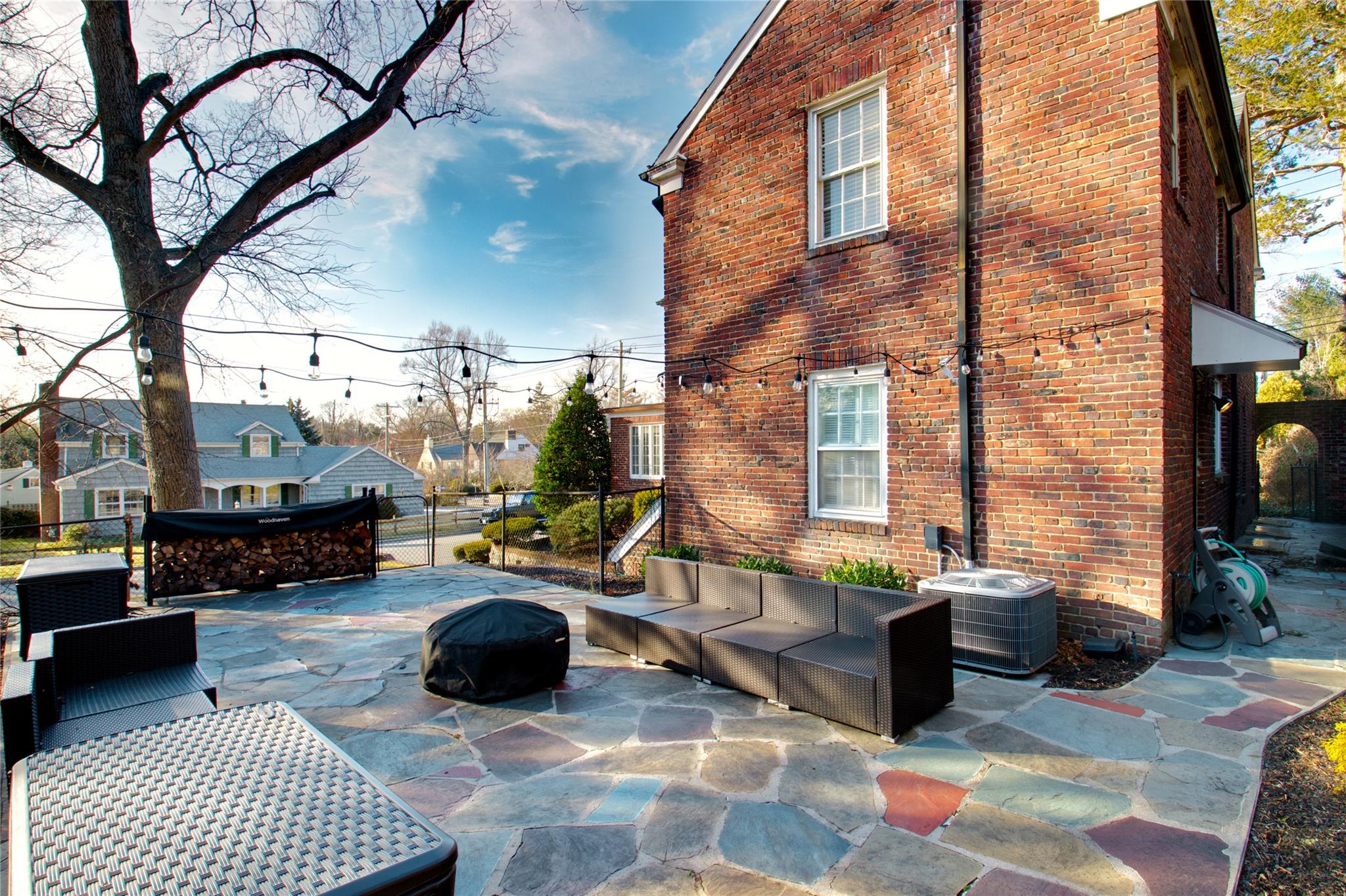 208 Nassau Avenue, Manhasset, New York image 24