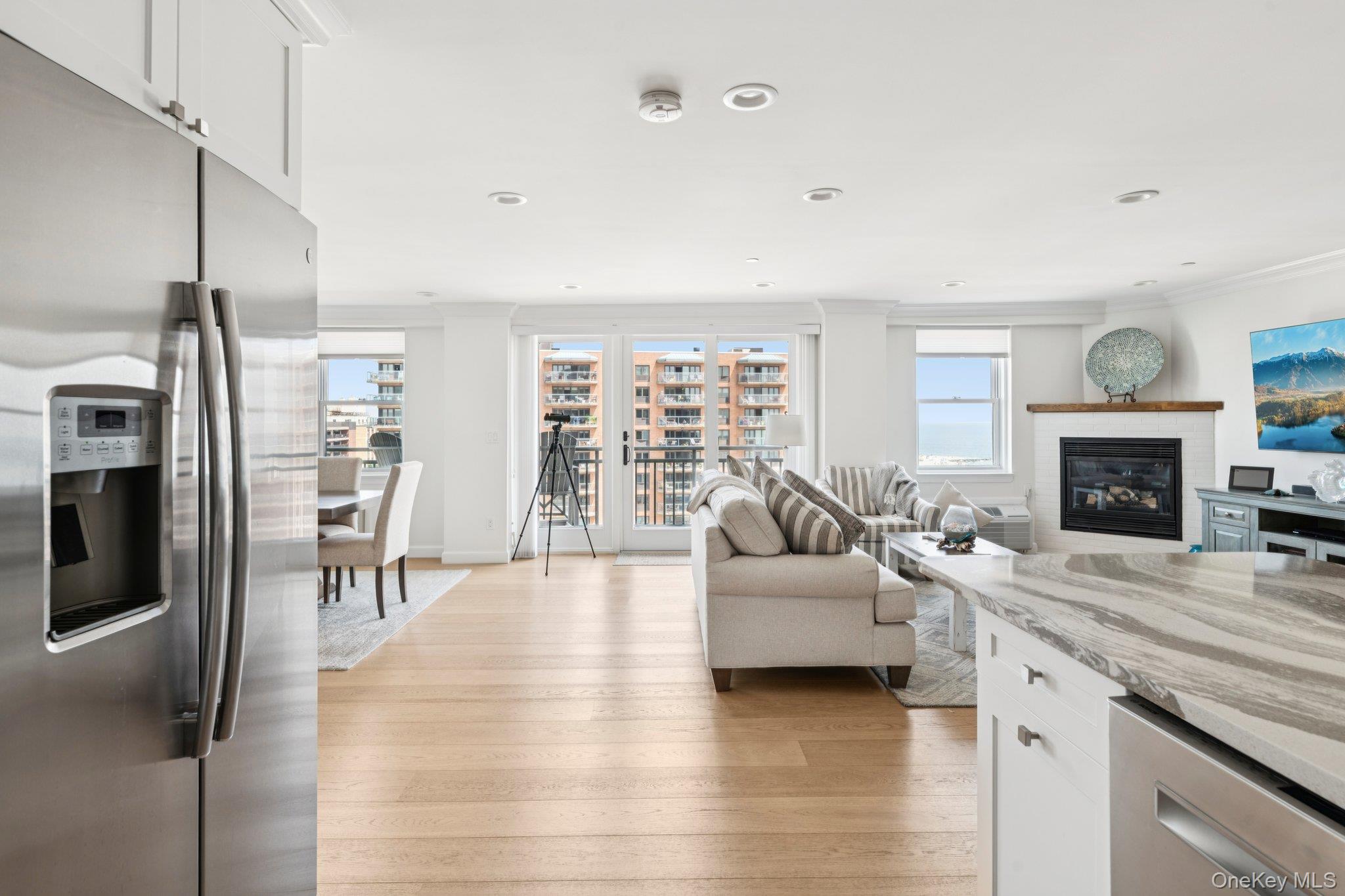 Long Beach, New York 11561, United States, 2 Bedrooms Bedrooms, ,2 BathroomsBathrooms,Residential,Active,185476