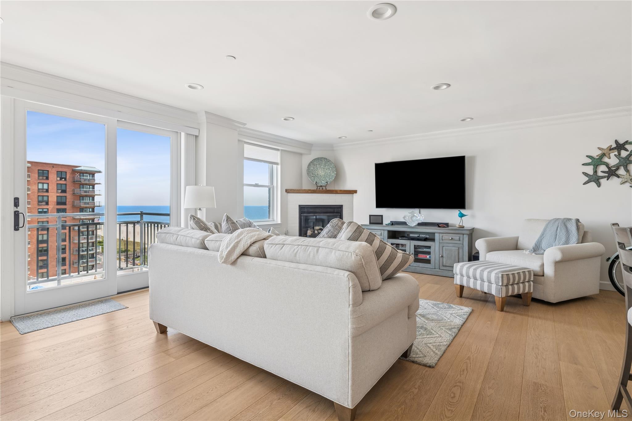 26 W Broadway 803