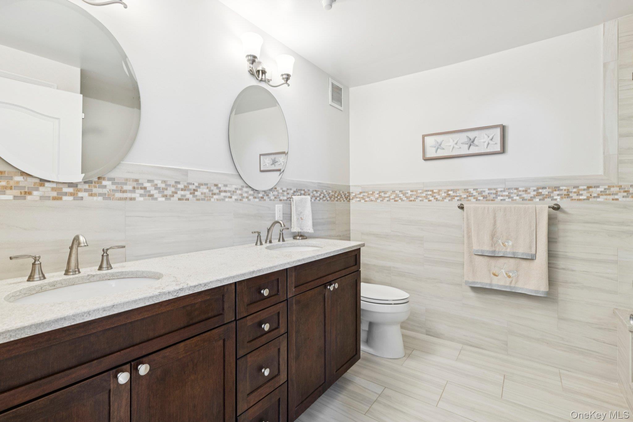 Long Beach, New York 11561, United States, 2 Bedrooms Bedrooms, ,2 BathroomsBathrooms,Residential,Active,185476