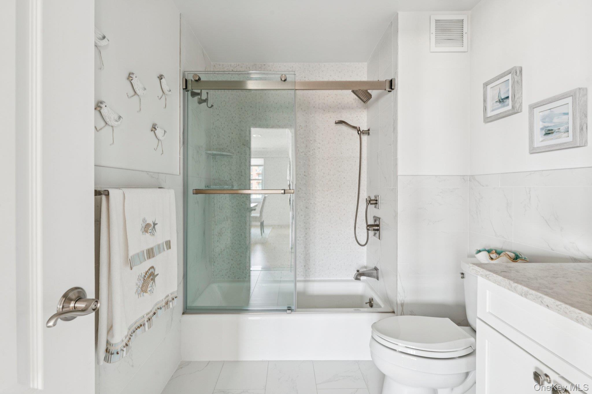 Long Beach, New York 11561, United States, 2 Bedrooms Bedrooms, ,2 BathroomsBathrooms,Residential,Active,185476