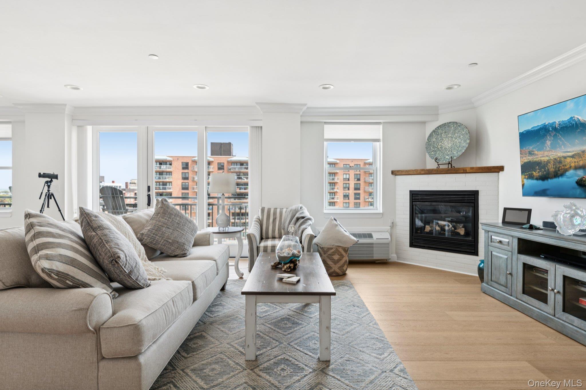 Long Beach, New York 11561, United States, 2 Bedrooms Bedrooms, ,2 BathroomsBathrooms,Residential,Active,185476