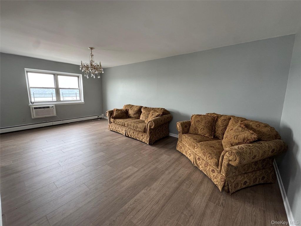 Photo of 47 Alta Ave #6G, Yonkers, NY 10705 (MLS # 996326)