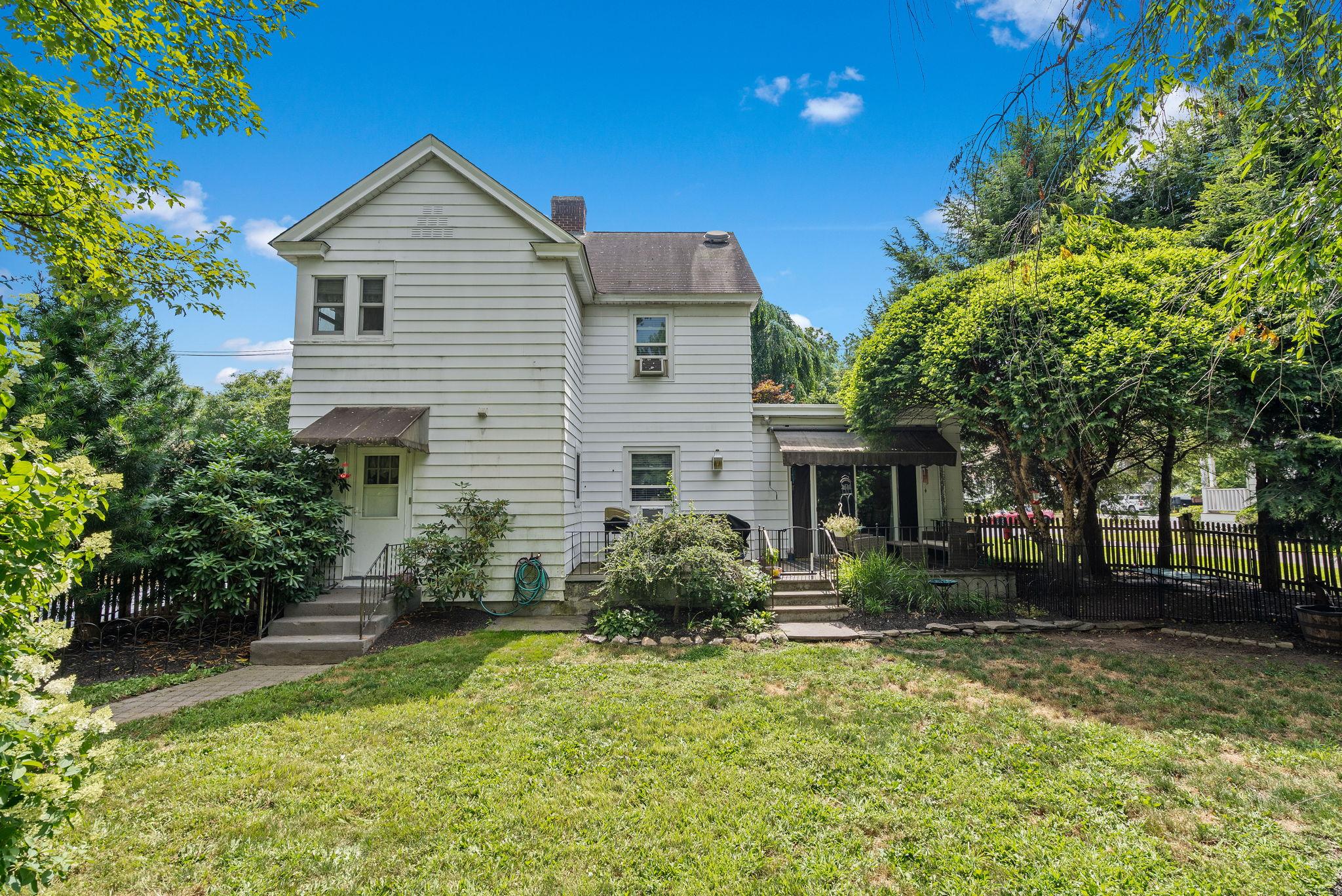 8 Hillcrest Avenue