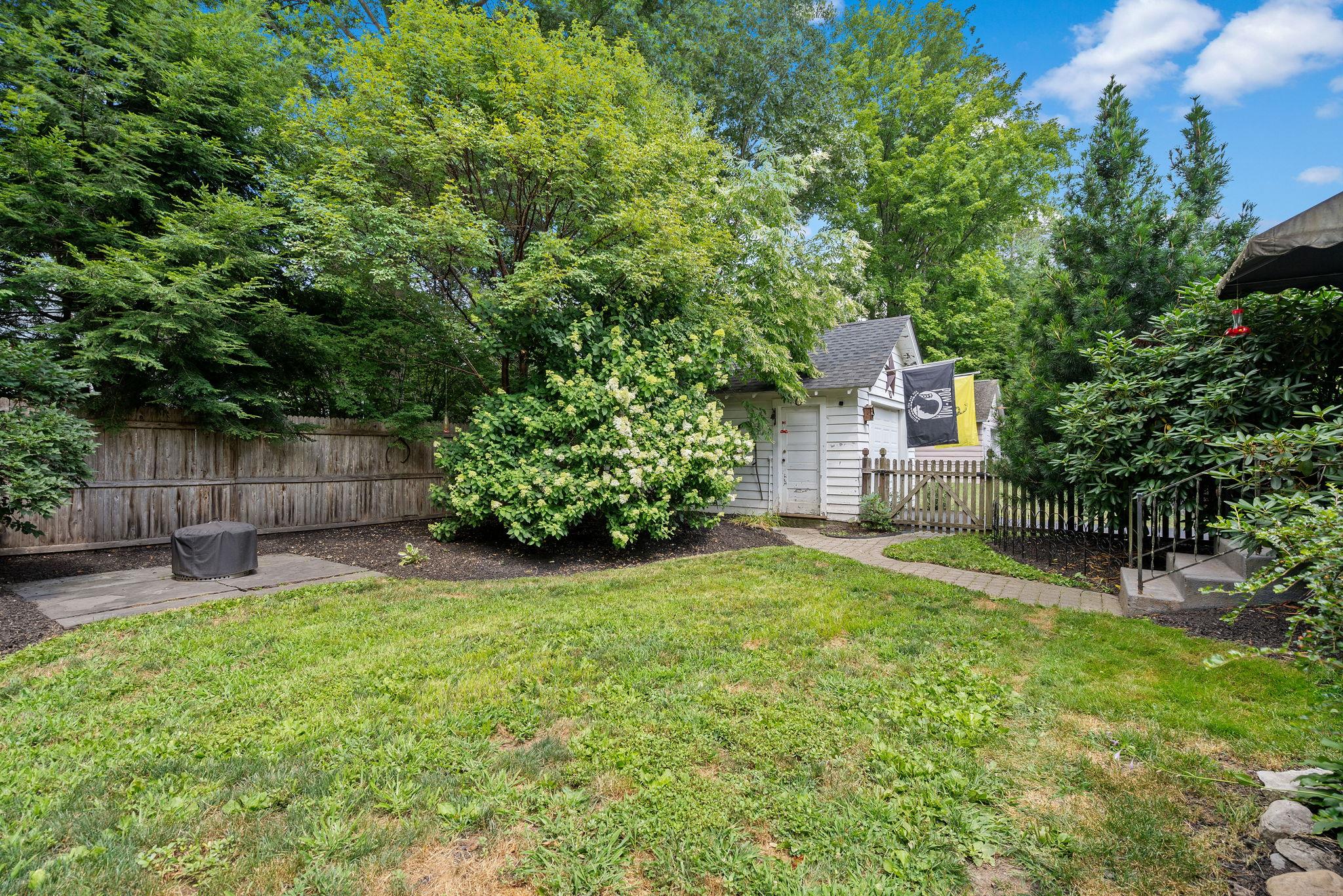 8 Hillcrest Avenue