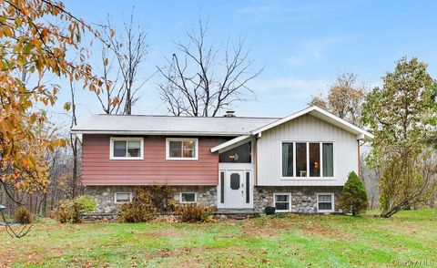 Photo of 634 Route 82, Hopewell Junction, NY 12533 (MLS # 930737)